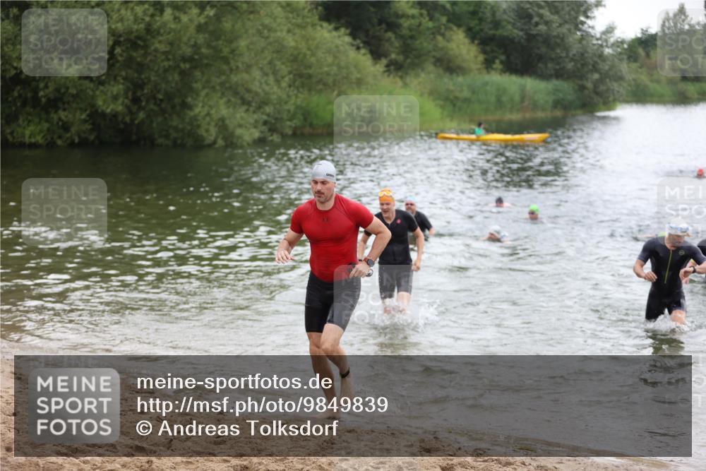 21.06.2026 - 29. Vierlanden-Triathlon Andreas Tolksdorf http://msf.ph/oto/9849839 21.06.2026 10:08:10 Schwimmen 392, 399, 419, 446, 452, 459, 473, 478 meine-sportfotos.de