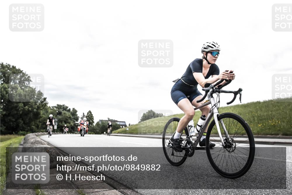 21.06.2026 - 29. Vierlanden-Triathlon H.Heesch http://msf.ph/oto/9849882 21.06.2026 10:27:11 Radfahren 43, 89, 108, 517, 600 meine-sportfotos.de