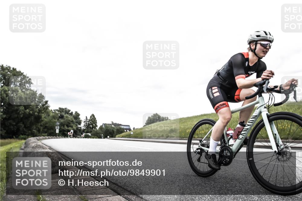 21.06.2026 - 29. Vierlanden-Triathlon H.Heesch http://msf.ph/oto/9849901 21.06.2026 10:27:26 Radfahren 10, 223, 298, 339, 378, 385, 391, 513 meine-sportfotos.de