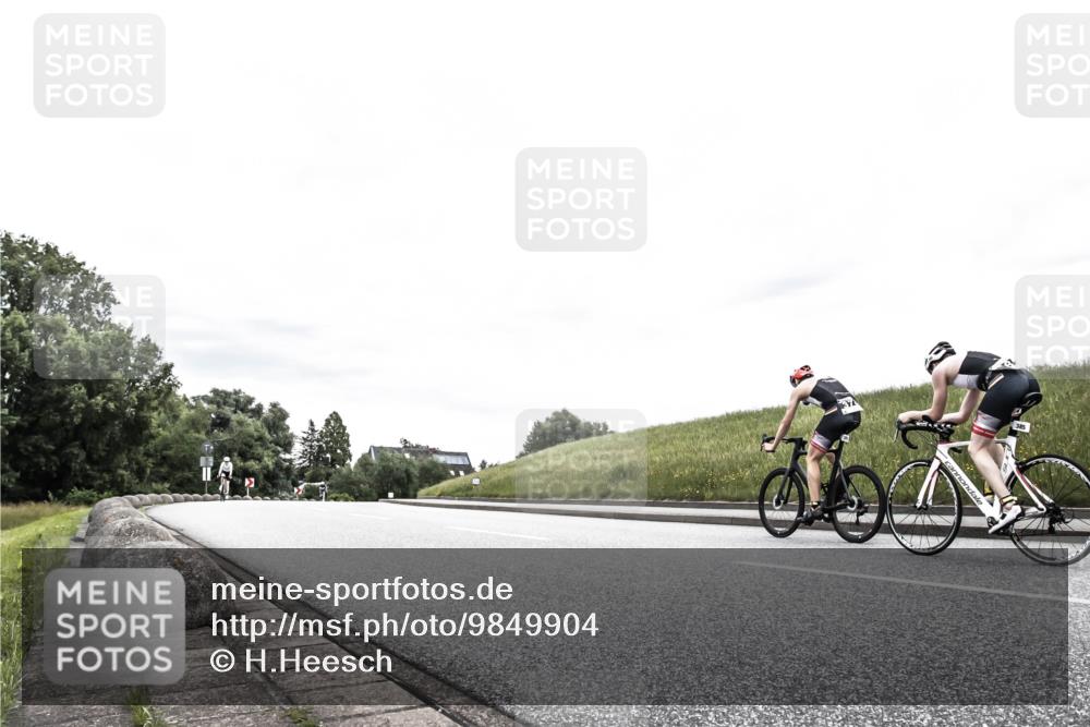 21.06.2026 - 29. Vierlanden-Triathlon H.Heesch http://msf.ph/oto/9849904 21.06.2026 10:27:28 Radfahren 10, 223, 298, 391, 513, 563 meine-sportfotos.de