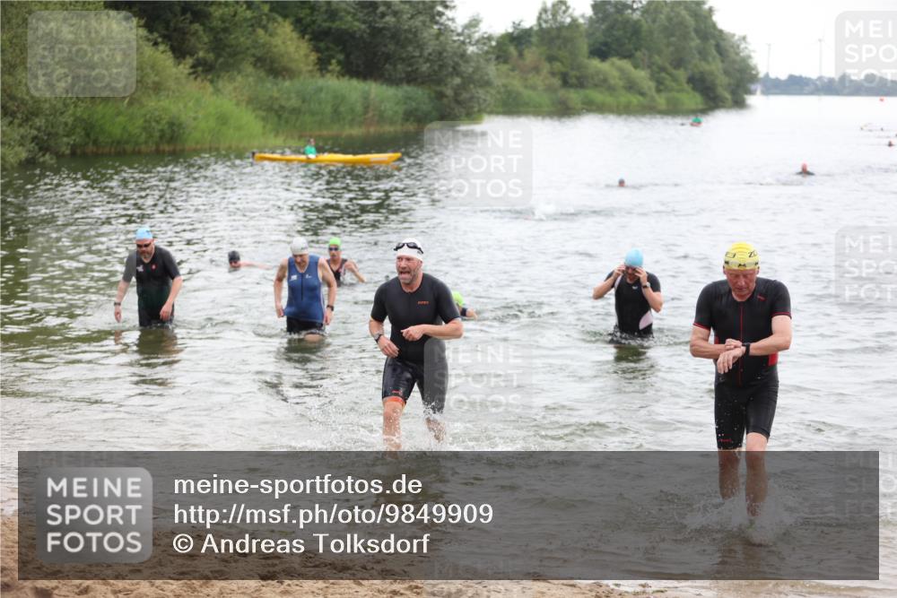 21.06.2026 - 29. Vierlanden-Triathlon Andreas Tolksdorf http://msf.ph/oto/9849909 21.06.2026 10:08:17 Schwimmen 392, 399, 419, 446, 476, 477 meine-sportfotos.de