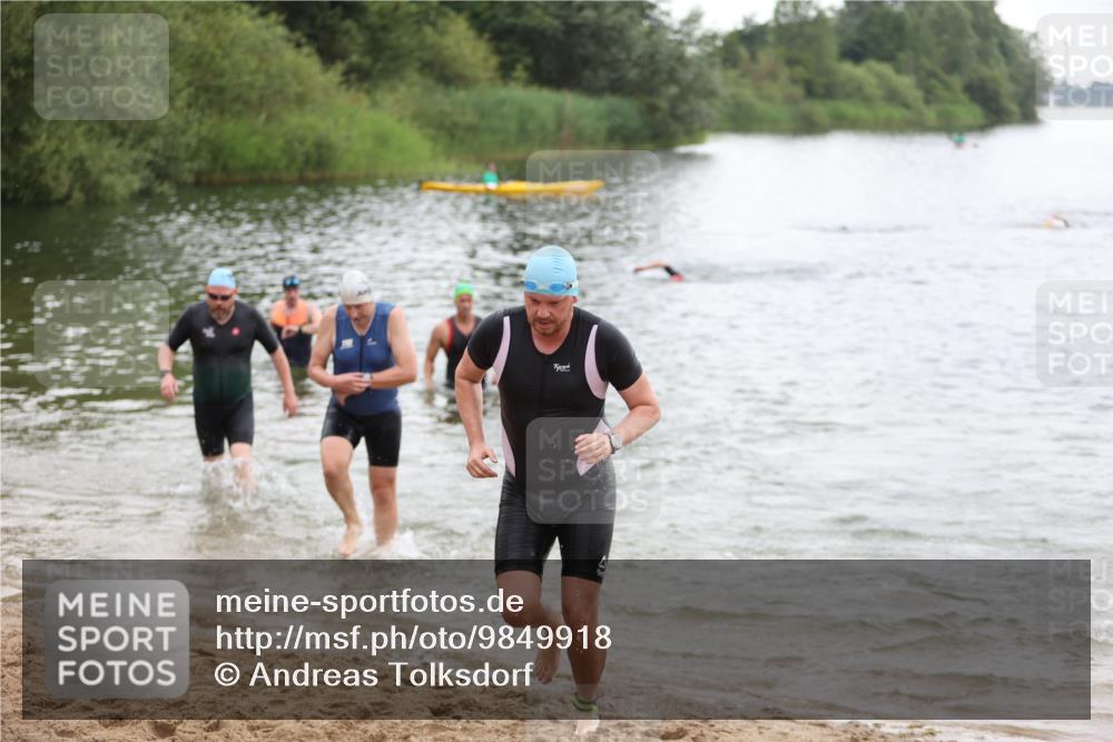 21.06.2026 - 29. Vierlanden-Triathlon Andreas Tolksdorf http://msf.ph/oto/9849918 21.06.2026 10:08:22 Schwimmen 403, 419, 432, 446, 476, 477, 1356 meine-sportfotos.de