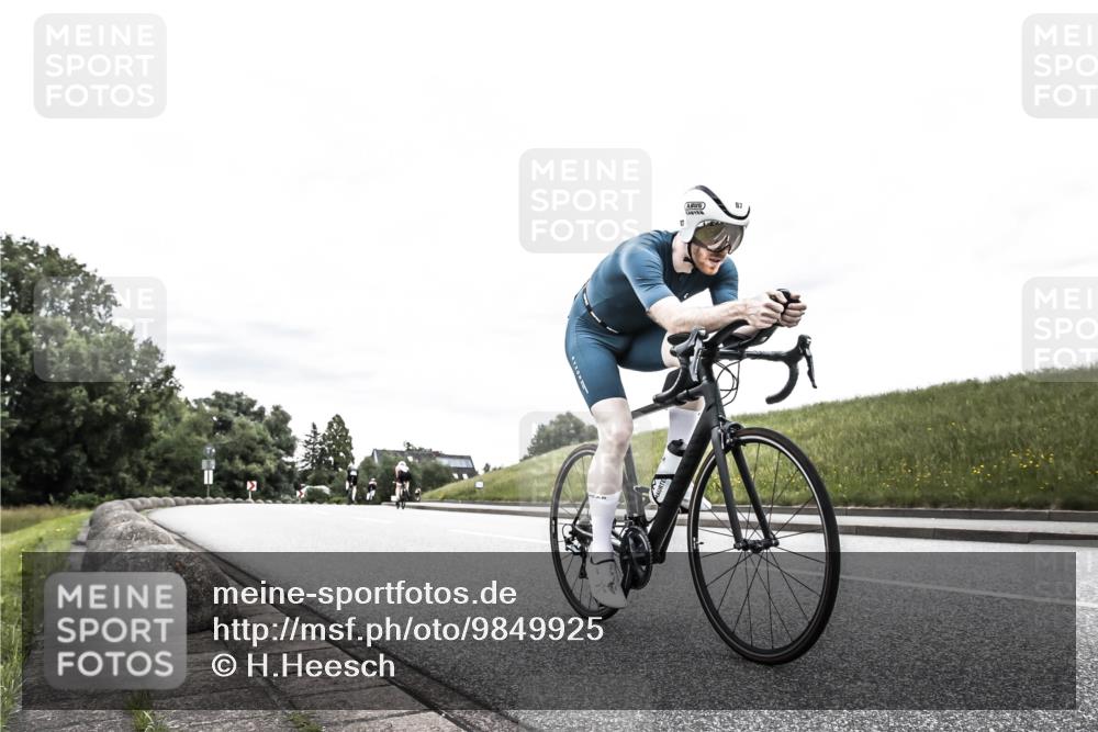 21.06.2026 - 29. Vierlanden-Triathlon H.Heesch http://msf.ph/oto/9849925 21.06.2026 10:27:35 Radfahren 87, 186, 563 meine-sportfotos.de