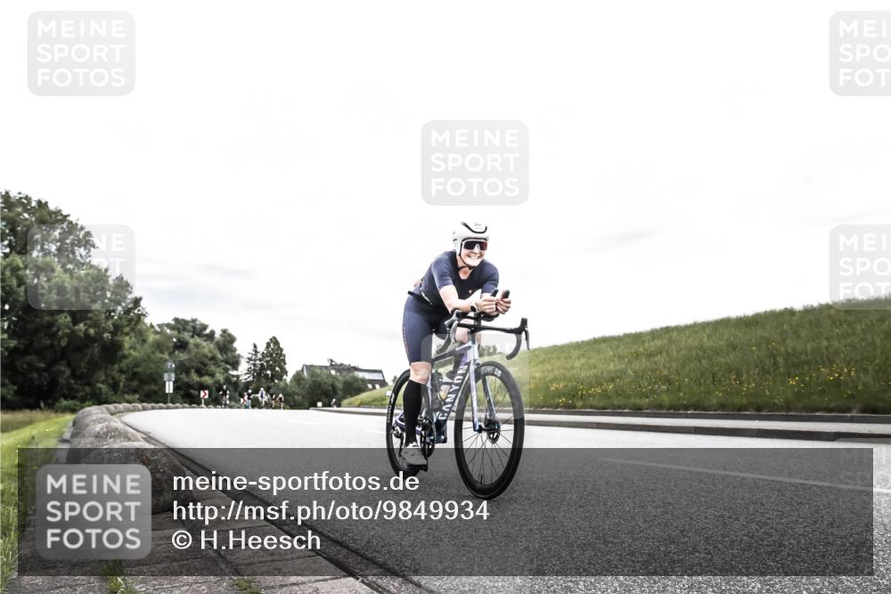 21.06.2026 - 29. Vierlanden-Triathlon H.Heesch http://msf.ph/oto/9849934 21.06.2026 10:28:15 Radfahren 21, 233, 268 meine-sportfotos.de
