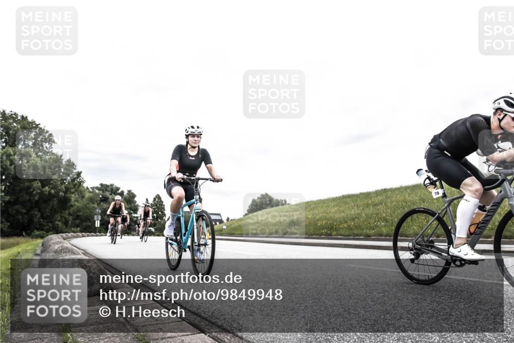 21.06.2026 - 29. Vierlanden-Triathlon H.Heesch http://msf.ph/oto/9849948 21.06.2026 10:28:23 Radfahren 79, 368, 538, 567, 574, 575, 582, 590 meine-sportfotos.de