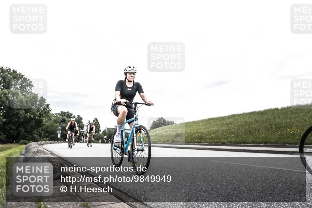 21.06.2026 - 29. Vierlanden-Triathlon H.Heesch http://msf.ph/oto/9849949 21.06.2026 10:28:24 Radfahren 4, 79, 368, 538, 567, 574, 575, 582, 590, 608 meine-sportfotos.de
