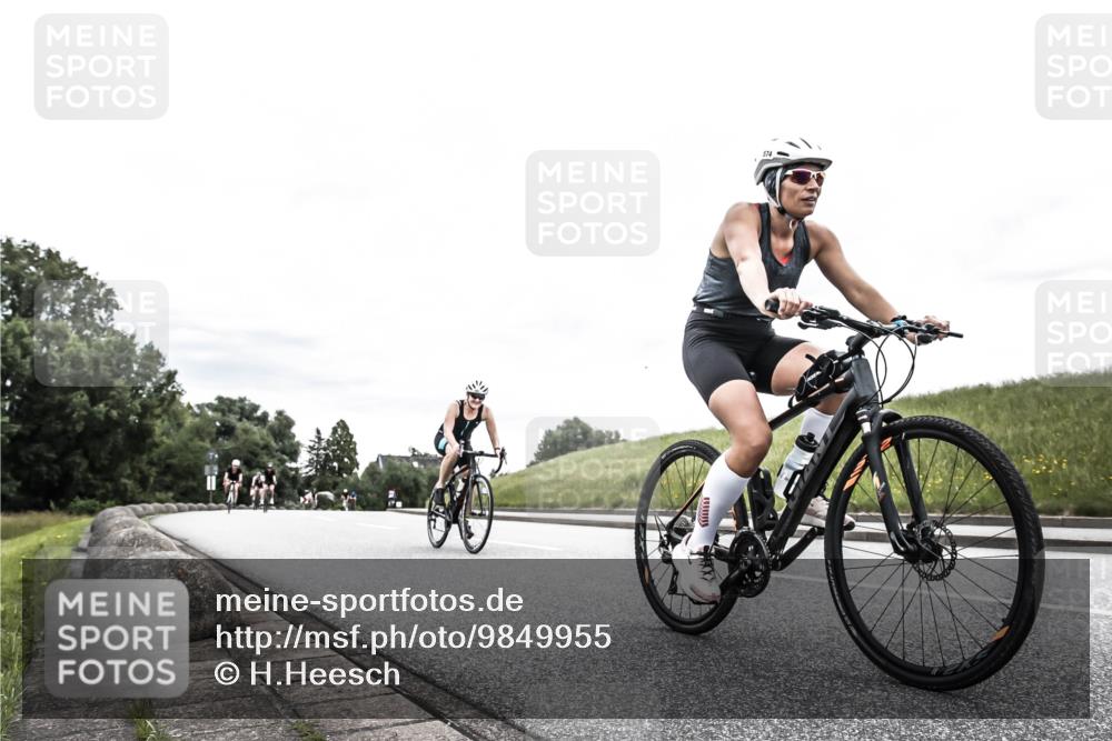 21.06.2026 - 29. Vierlanden-Triathlon H.Heesch http://msf.ph/oto/9849955 21.06.2026 10:28:25 Radfahren 4, 79, 368, 481, 538, 567, 574, 582, 590, 608 meine-sportfotos.de