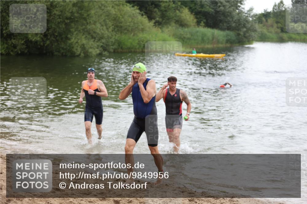 21.06.2026 - 29. Vierlanden-Triathlon Andreas Tolksdorf http://msf.ph/oto/9849956 21.06.2026 10:08:29 Schwimmen 403, 418, 422, 432, 476, 1356 meine-sportfotos.de