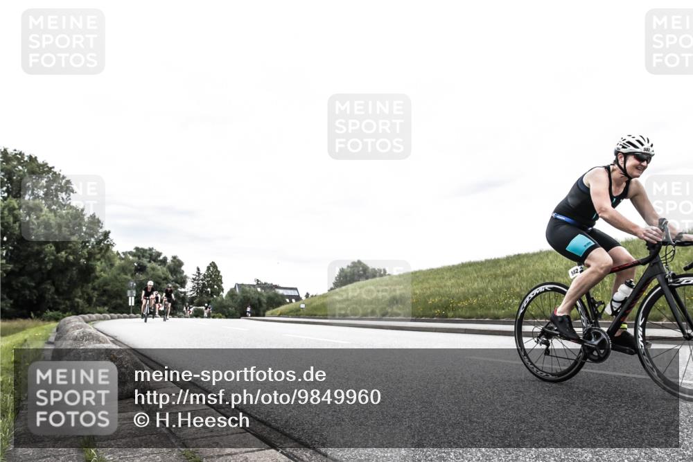 21.06.2026 - 29. Vierlanden-Triathlon H.Heesch http://msf.ph/oto/9849960 21.06.2026 10:28:26 Radfahren 4, 51, 55, 79, 481, 567, 574, 582, 590, 606, 608 meine-sportfotos.de