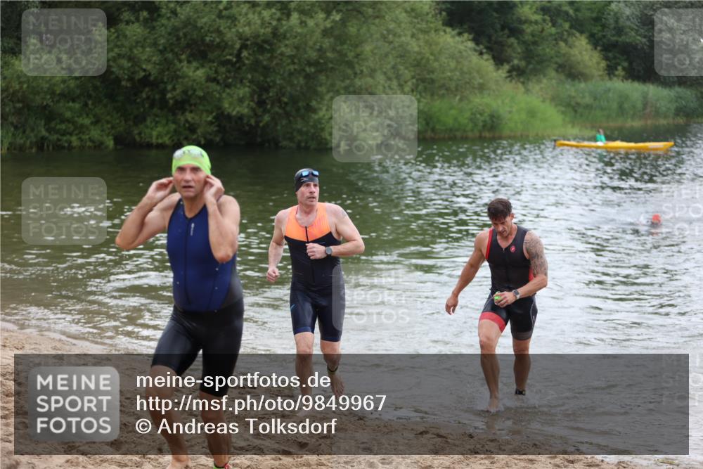 21.06.2026 - 29. Vierlanden-Triathlon Andreas Tolksdorf http://msf.ph/oto/9849967 21.06.2026 10:08:31 Schwimmen 403, 418, 422, 432, 476, 1356 meine-sportfotos.de