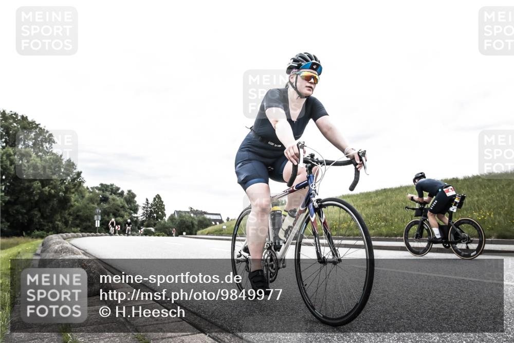 21.06.2026 - 29. Vierlanden-Triathlon H.Heesch http://msf.ph/oto/9849977 21.06.2026 10:28:33 Radfahren 51, 55, 61, 78, 99, 106, 197, 387, 535, 561, 592, 606, 616 meine-sportfotos.de