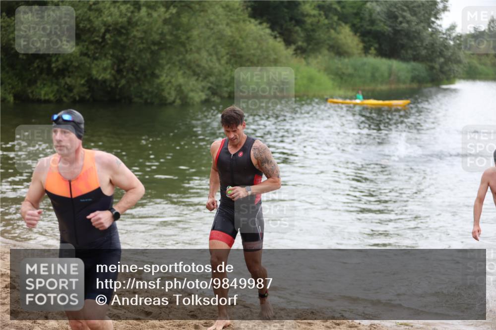 21.06.2026 - 29. Vierlanden-Triathlon Andreas Tolksdorf http://msf.ph/oto/9849987 21.06.2026 10:08:32 Schwimmen 403, 418, 422, 432, 1356 meine-sportfotos.de