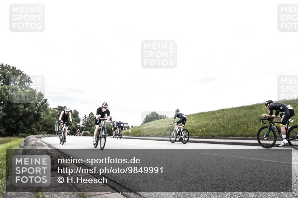 21.06.2026 - 29. Vierlanden-Triathlon H.Heesch http://msf.ph/oto/9849991 21.06.2026 10:28:37 Radfahren 99, 367, 387, 390, 511, 535, 592 meine-sportfotos.de