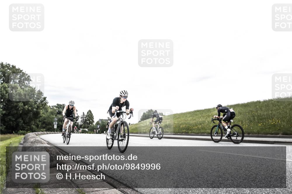 21.06.2026 - 29. Vierlanden-Triathlon H.Heesch http://msf.ph/oto/9849996 21.06.2026 10:28:37 Radfahren 99, 367, 387, 390, 511, 535, 592 meine-sportfotos.de