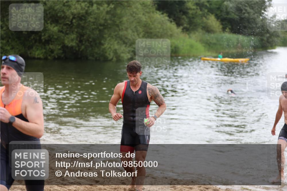 21.06.2026 - 29. Vierlanden-Triathlon Andreas Tolksdorf http://msf.ph/oto/9850000 21.06.2026 10:08:33 Schwimmen 403, 418, 422, 432, 1356 meine-sportfotos.de