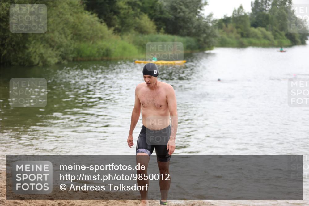 21.06.2026 - 29. Vierlanden-Triathlon Andreas Tolksdorf http://msf.ph/oto/9850012 21.06.2026 10:08:35 Schwimmen 418, 422, 432, 1356 meine-sportfotos.de