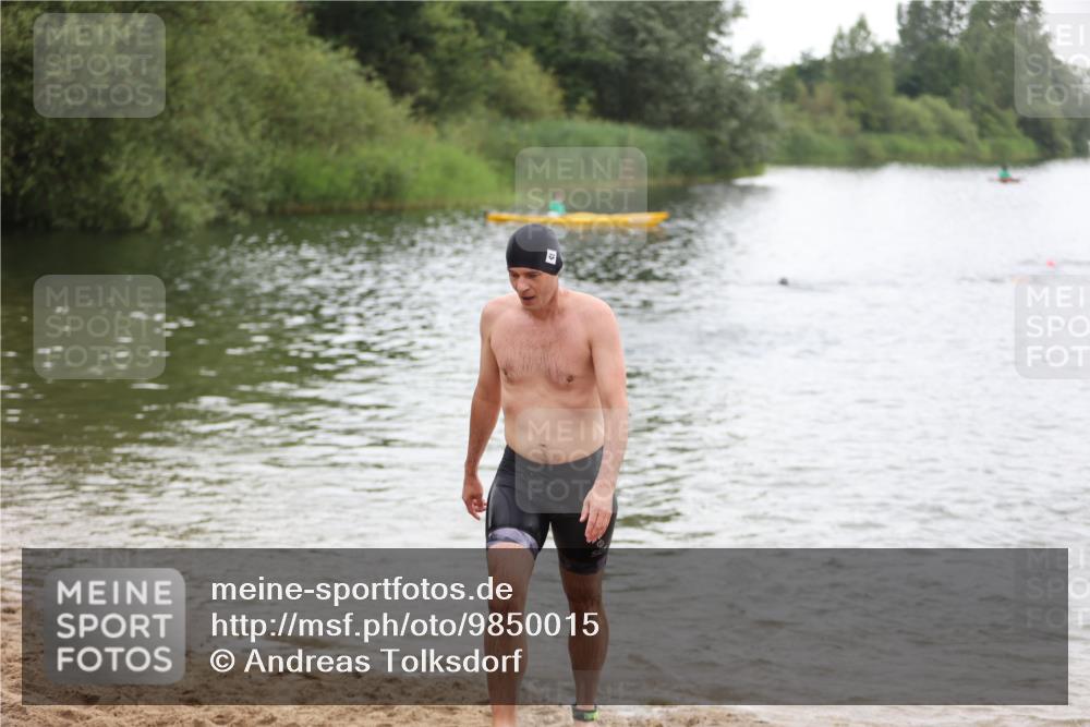21.06.2026 - 29. Vierlanden-Triathlon Andreas Tolksdorf http://msf.ph/oto/9850015 21.06.2026 10:08:35 Schwimmen 418, 422, 432, 1356 meine-sportfotos.de
