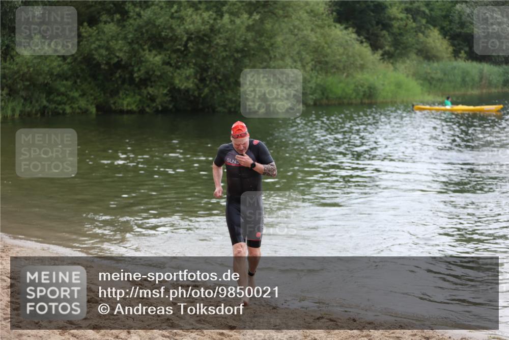 21.06.2026 - 29. Vierlanden-Triathlon Andreas Tolksdorf http://msf.ph/oto/9850021 21.06.2026 10:08:50 Schwimmen 455 meine-sportfotos.de