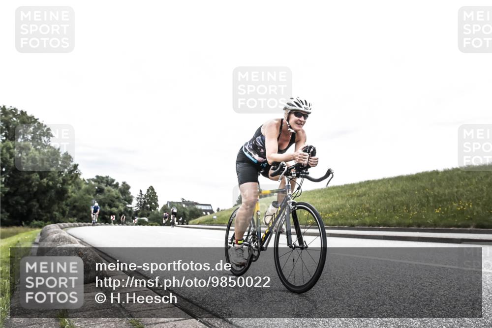 21.06.2026 - 29. Vierlanden-Triathlon H.Heesch http://msf.ph/oto/9850022 21.06.2026 10:28:47 Radfahren 583, 619 meine-sportfotos.de