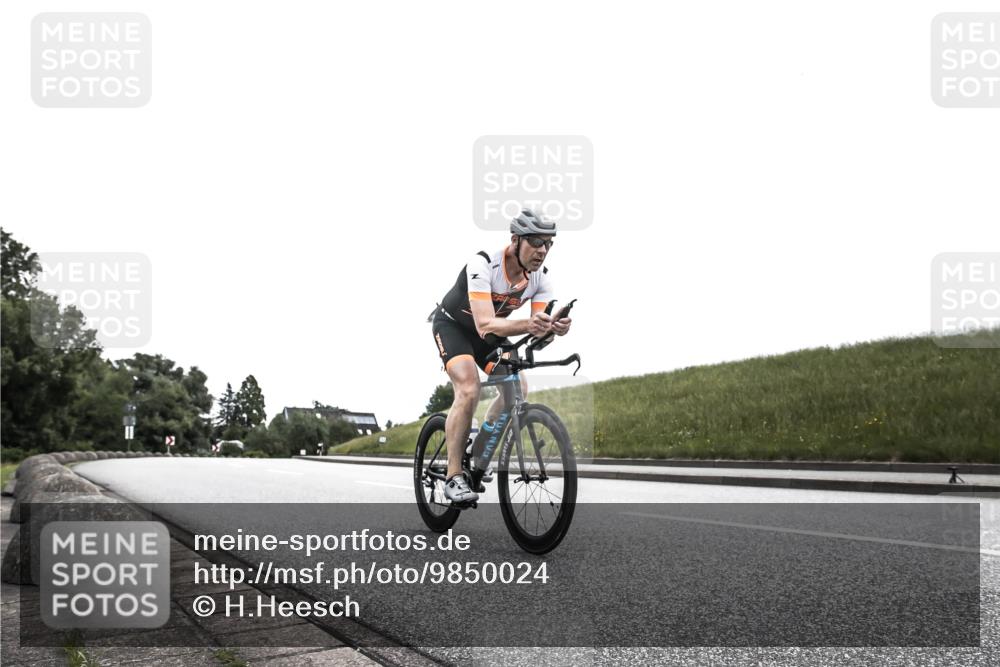 21.06.2026 - 29. Vierlanden-Triathlon H.Heesch http://msf.ph/oto/9850024 21.06.2026 12:02:29 Radfahren 228, 761, 859 meine-sportfotos.de