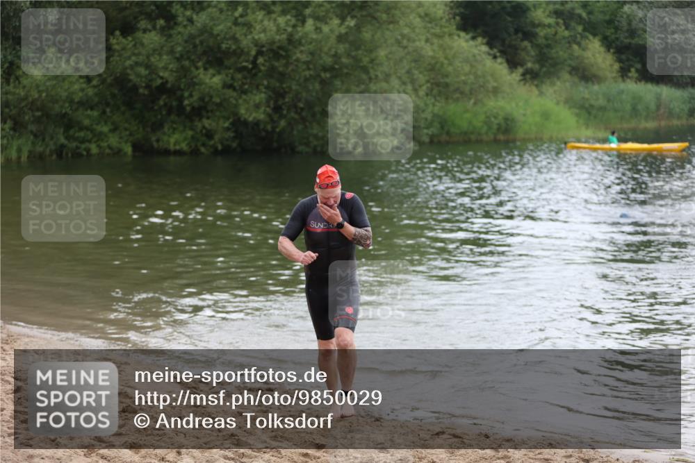 21.06.2026 - 29. Vierlanden-Triathlon Andreas Tolksdorf http://msf.ph/oto/9850029 21.06.2026 10:08:50 Schwimmen 455 meine-sportfotos.de