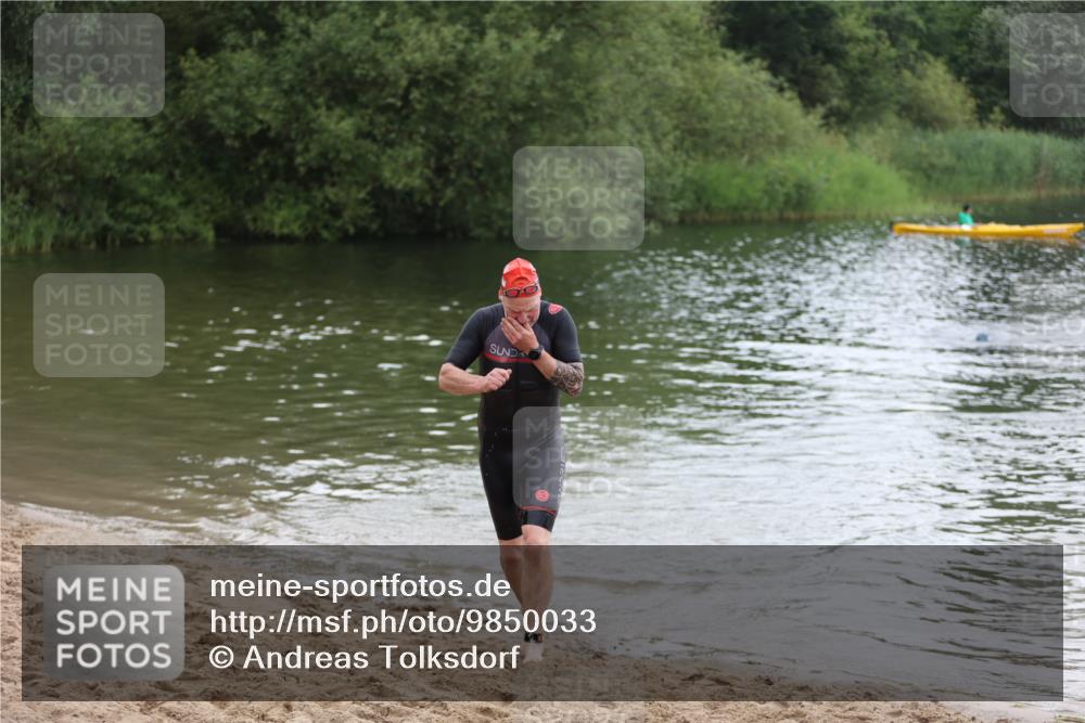 21.06.2026 - 29. Vierlanden-Triathlon Andreas Tolksdorf http://msf.ph/oto/9850033 21.06.2026 10:08:50 Schwimmen 455 meine-sportfotos.de