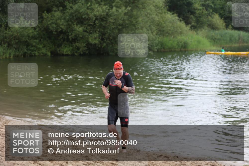 21.06.2026 - 29. Vierlanden-Triathlon Andreas Tolksdorf http://msf.ph/oto/9850040 21.06.2026 10:08:50 Schwimmen 455 meine-sportfotos.de