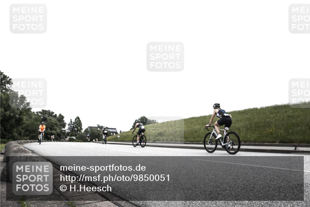 21.06.2026 - 29. Vierlanden-Triathlon H.Heesch http://msf.ph/oto/9850051 21.06.2026 12:02:56 Radfahren 292, 734, 866 meine-sportfotos.de