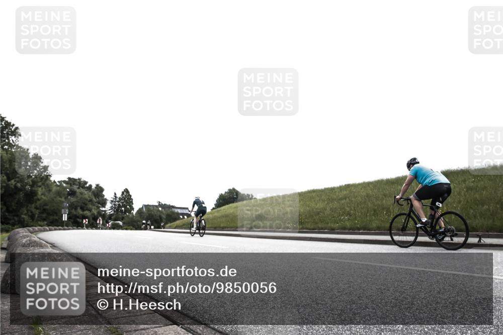 21.06.2026 - 29. Vierlanden-Triathlon H.Heesch http://msf.ph/oto/9850056 21.06.2026 12:03:03 Radfahren  meine-sportfotos.de