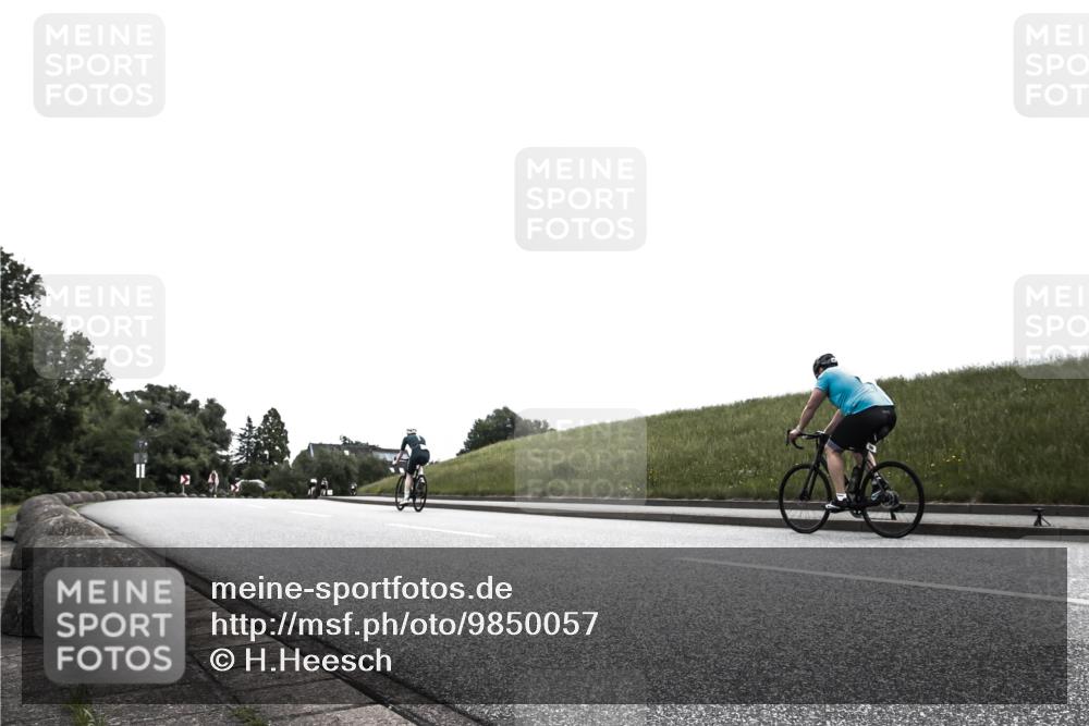 21.06.2026 - 29. Vierlanden-Triathlon H.Heesch http://msf.ph/oto/9850057 21.06.2026 12:03:03 Radfahren  meine-sportfotos.de