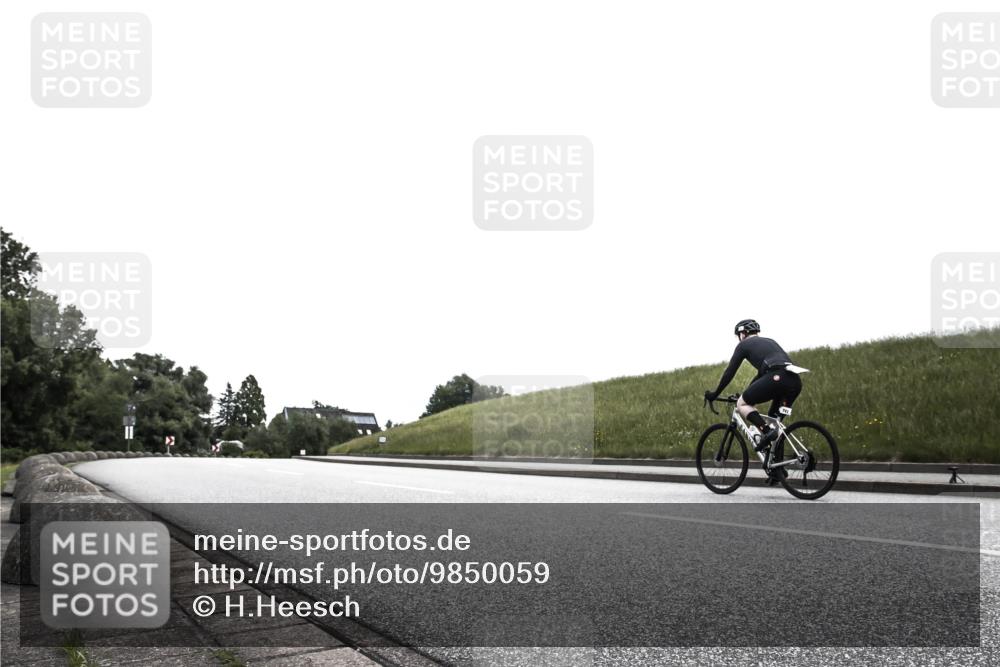 21.06.2026 - 29. Vierlanden-Triathlon H.Heesch http://msf.ph/oto/9850059 21.06.2026 12:03:14 Radfahren 296, 666 meine-sportfotos.de