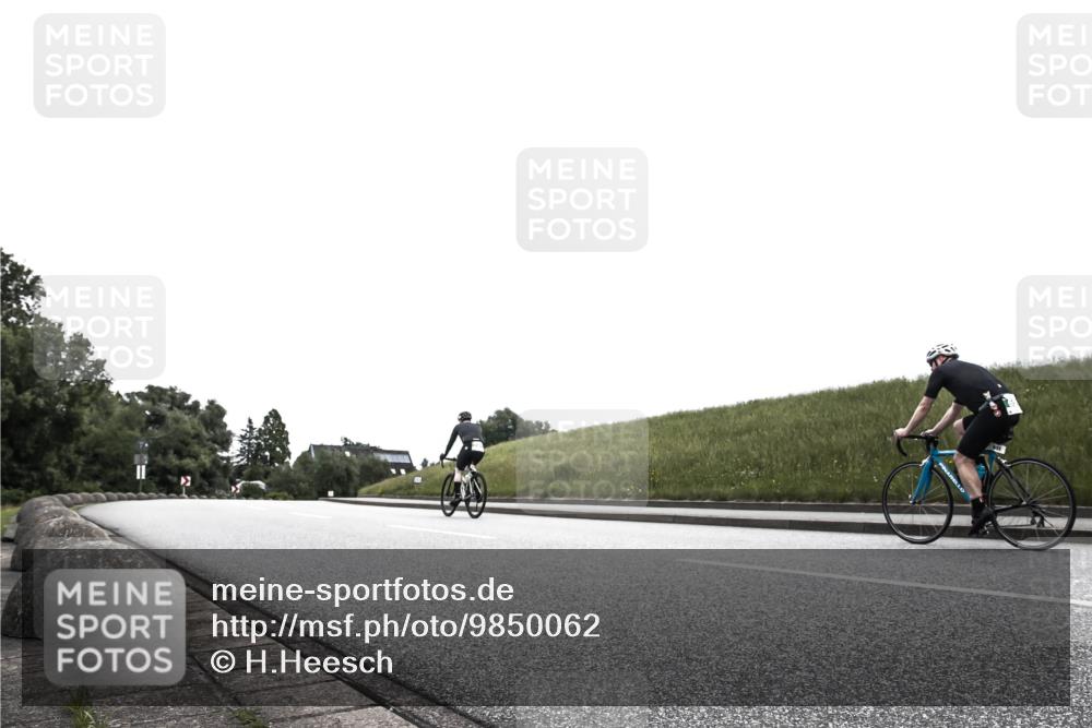 21.06.2026 - 29. Vierlanden-Triathlon H.Heesch http://msf.ph/oto/9850062 21.06.2026 12:03:15 Radfahren 296, 666 meine-sportfotos.de