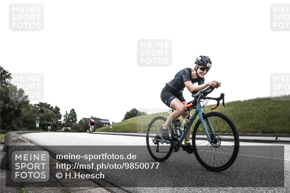 21.06.2026 - 29. Vierlanden-Triathlon H.Heesch http://msf.ph/oto/9850077 21.06.2026 12:04:28 Radfahren 863 meine-sportfotos.de