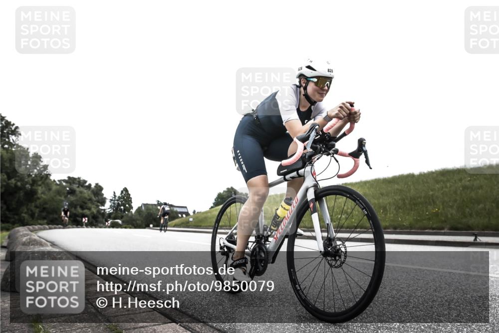 21.06.2026 - 29. Vierlanden-Triathlon H.Heesch http://msf.ph/oto/9850079 21.06.2026 12:04:51 Radfahren 766, 828 meine-sportfotos.de