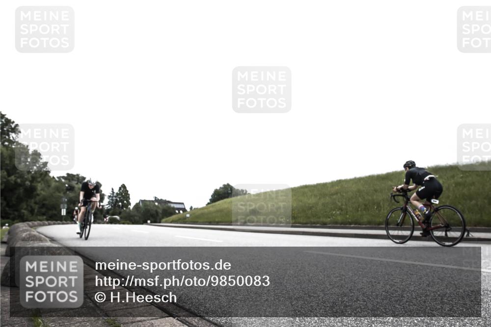 21.06.2026 - 29. Vierlanden-Triathlon H.Heesch http://msf.ph/oto/9850083 21.06.2026 12:05:08 Radfahren 882, 887, 964 meine-sportfotos.de