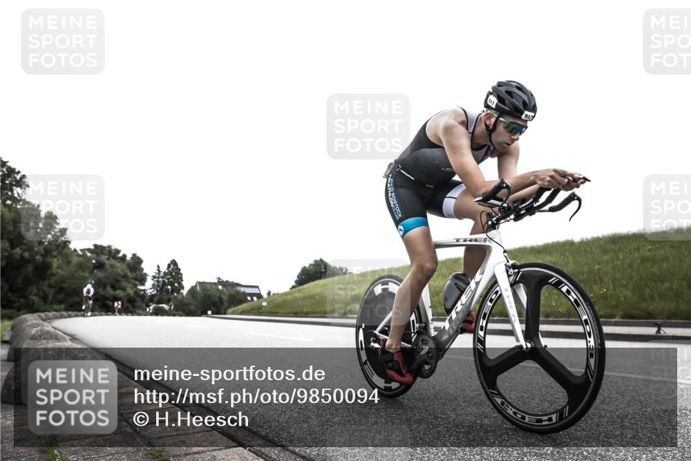 21.06.2026 - 29. Vierlanden-Triathlon H.Heesch http://msf.ph/oto/9850094 21.06.2026 12:05:23 Radfahren 776, 917 meine-sportfotos.de