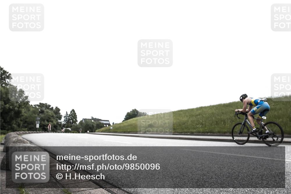 21.06.2026 - 29. Vierlanden-Triathlon H.Heesch http://msf.ph/oto/9850096 21.06.2026 12:05:34 Radfahren 662, 944 meine-sportfotos.de