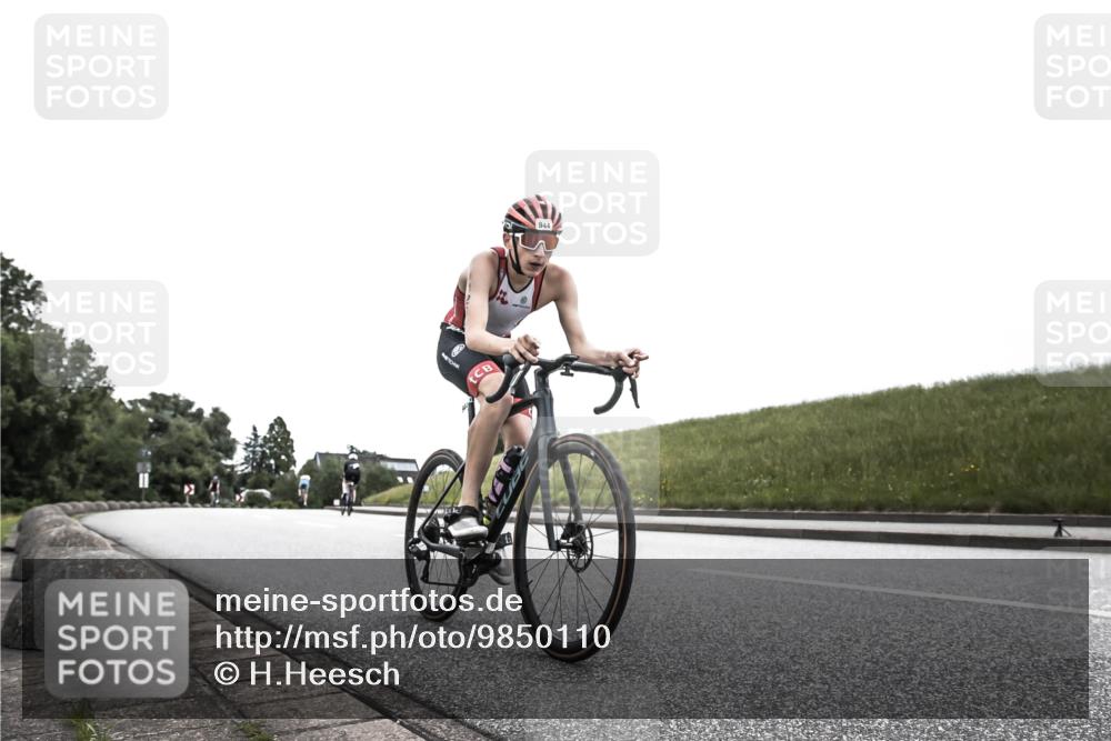 21.06.2026 - 29. Vierlanden-Triathlon H.Heesch http://msf.ph/oto/9850110 21.06.2026 12:05:38 Radfahren 662, 842, 849, 874, 944 meine-sportfotos.de