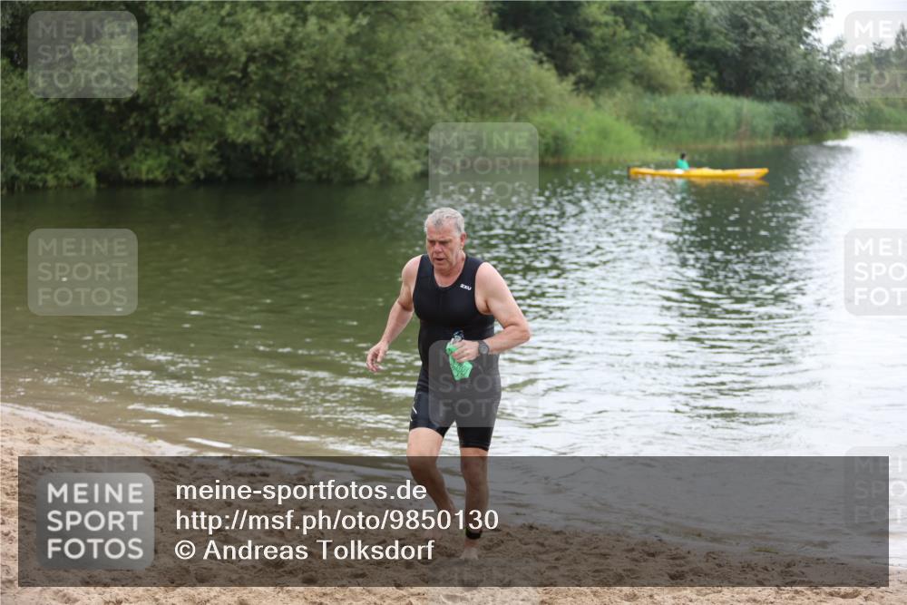 21.06.2026 - 29. Vierlanden-Triathlon Andreas Tolksdorf http://msf.ph/oto/9850130 21.06.2026 10:09:35 Schwimmen 400 meine-sportfotos.de