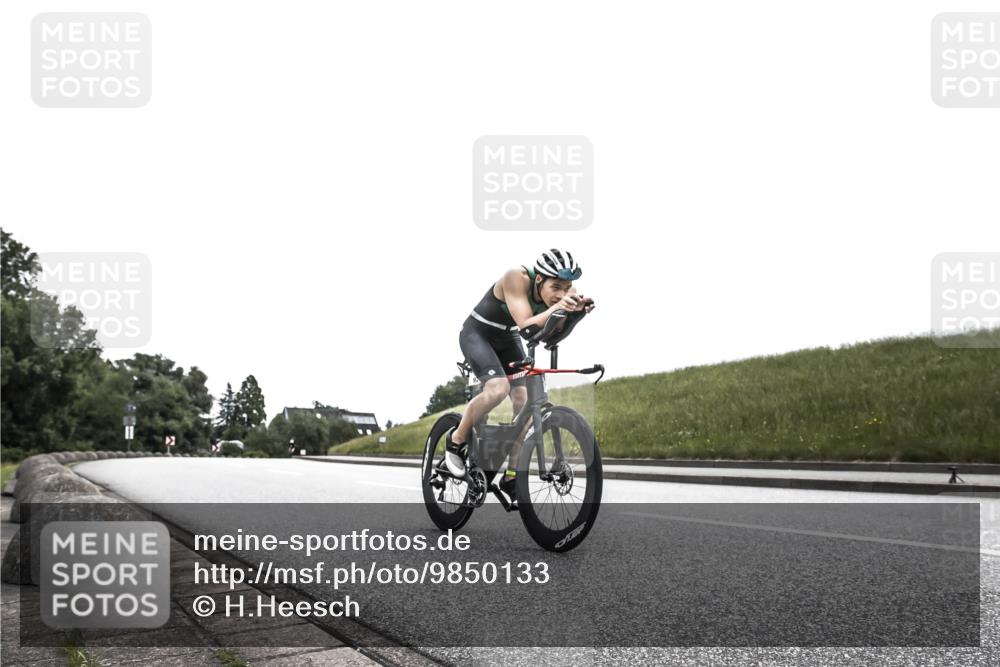 21.06.2026 - 29. Vierlanden-Triathlon H.Heesch http://msf.ph/oto/9850133 21.06.2026 12:06:00 Radfahren 852, 927, 942 meine-sportfotos.de