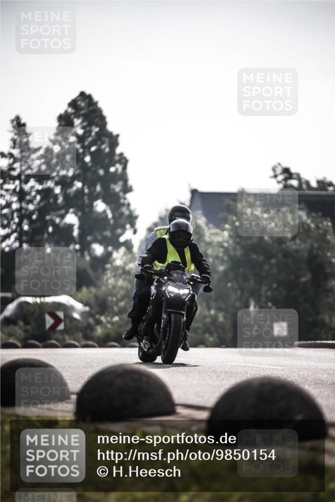 21.06.2026 - 29. Vierlanden-Triathlon H.Heesch http://msf.ph/oto/9850154 21.06.2026 08:32:43 Radfahren  meine-sportfotos.de