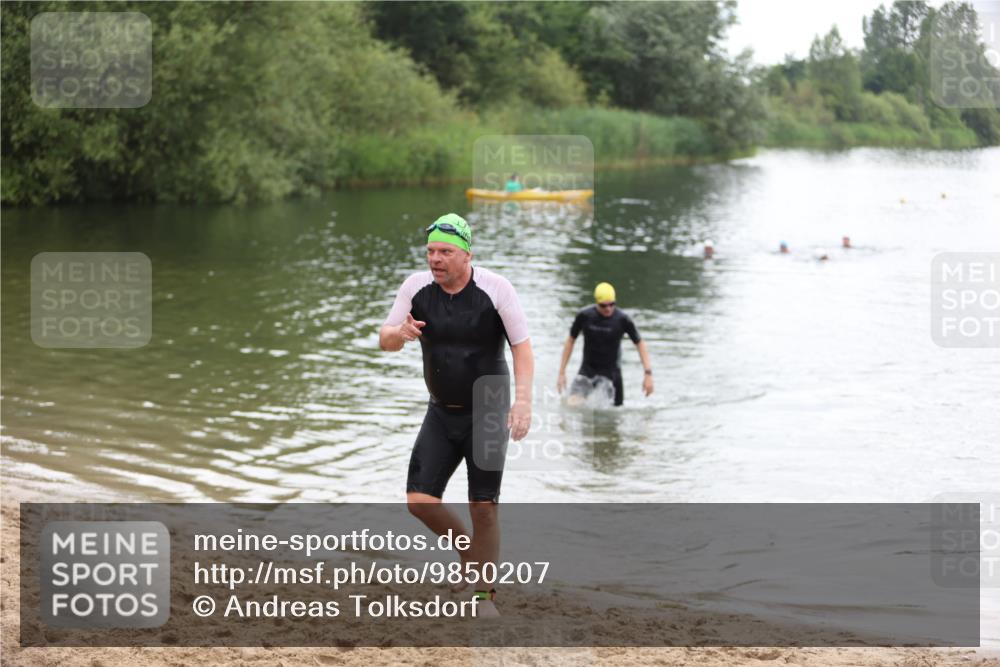 21.06.2026 - 29. Vierlanden-Triathlon Andreas Tolksdorf http://msf.ph/oto/9850207 21.06.2026 10:11:00 Schwimmen 411, 461 meine-sportfotos.de