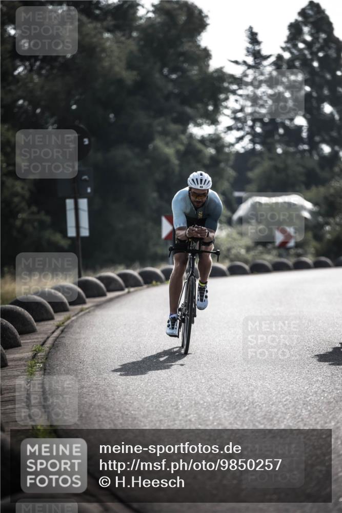 21.06.2026 - 29. Vierlanden-Triathlon H.Heesch http://msf.ph/oto/9850257 21.06.2026 08:44:08 Radfahren 30, 49 meine-sportfotos.de