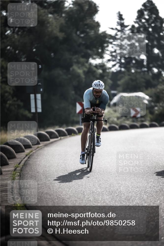 21.06.2026 - 29. Vierlanden-Triathlon H.Heesch http://msf.ph/oto/9850258 21.06.2026 08:44:08 Radfahren 30, 49 meine-sportfotos.de