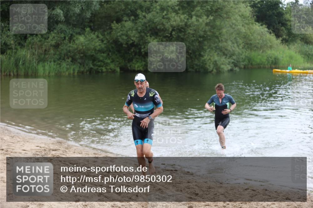 21.06.2026 - 29. Vierlanden-Triathlon Andreas Tolksdorf http://msf.ph/oto/9850302 21.06.2026 10:11:38 Schwimmen 402, 404, 426, 463 meine-sportfotos.de