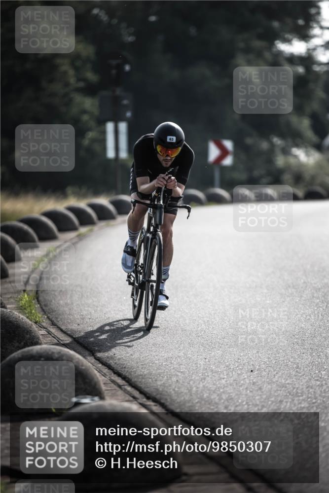 21.06.2026 - 29. Vierlanden-Triathlon H.Heesch http://msf.ph/oto/9850307 21.06.2026 08:45:13 Radfahren 63, 127, 211 meine-sportfotos.de