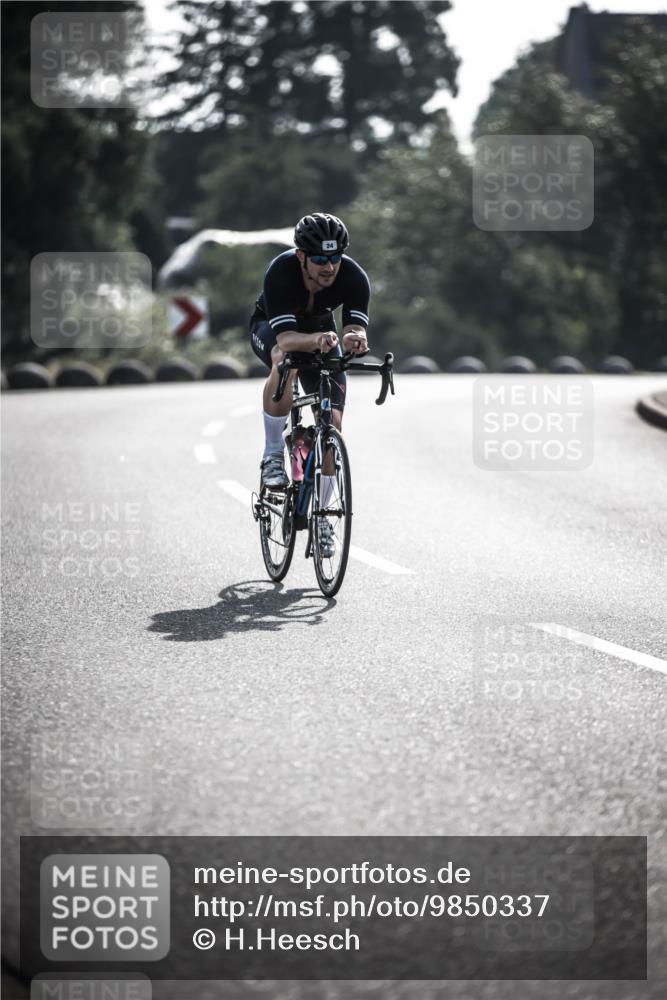 21.06.2026 - 29. Vierlanden-Triathlon H.Heesch http://msf.ph/oto/9850337 21.06.2026 08:45:43 Radfahren 24, 36, 107 meine-sportfotos.de