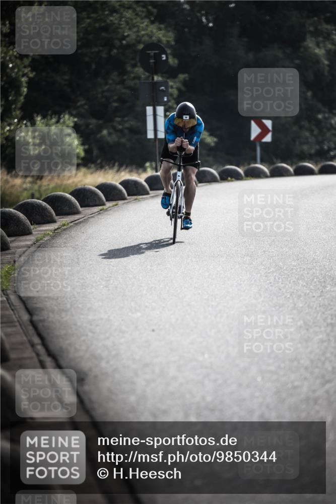 21.06.2026 - 29. Vierlanden-Triathlon H.Heesch http://msf.ph/oto/9850344 21.06.2026 08:45:50 Radfahren 36, 60 meine-sportfotos.de