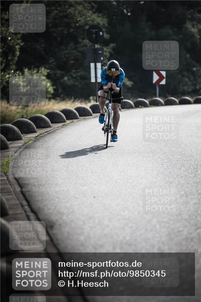 21.06.2026 - 29. Vierlanden-Triathlon H.Heesch http://msf.ph/oto/9850345 21.06.2026 08:45:50 Radfahren 36, 60 meine-sportfotos.de