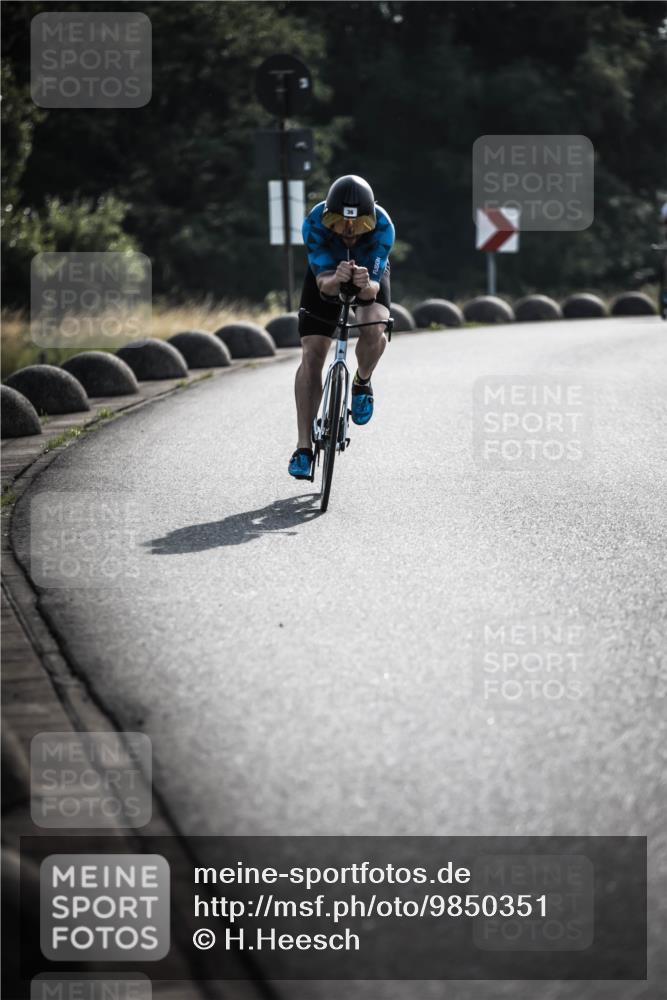 21.06.2026 - 29. Vierlanden-Triathlon H.Heesch http://msf.ph/oto/9850351 21.06.2026 08:45:50 Radfahren 36, 60 meine-sportfotos.de